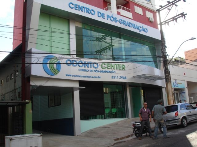 Fachada do Odonto Center em Passo Fundo, obra da Balen.