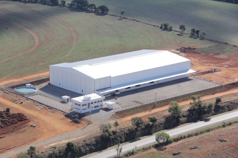 Vista aérea do Pavilhão de Produtos Químicos, galpão industrial da Balen.
