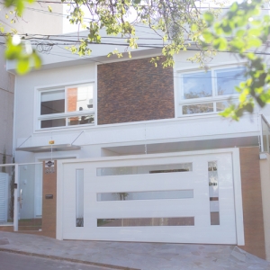 Fachada de residência unifamiliar executada pela Balen em Passo Fundo.